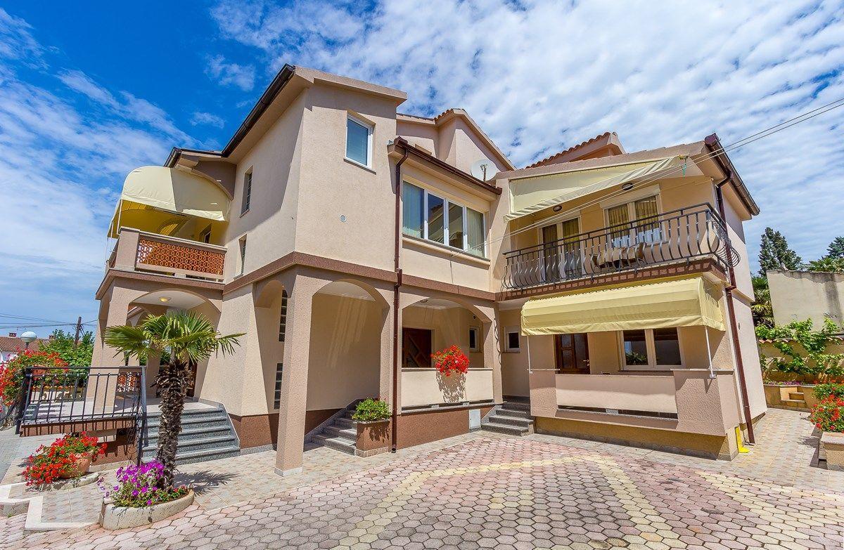 Apartments Nevija Медулин Екстериор снимка