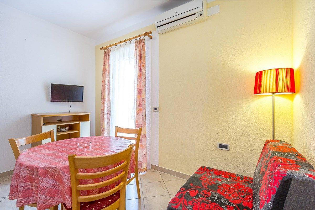 Apartments Nevija Медулин Екстериор снимка