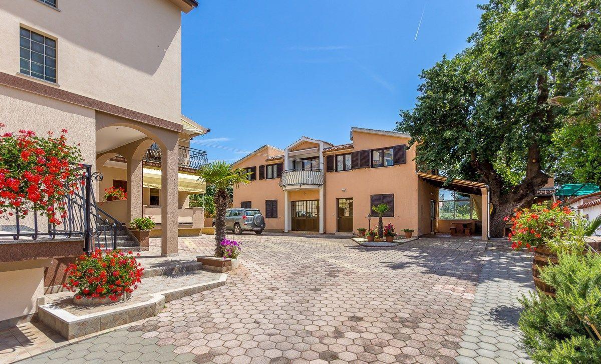 Apartments Nevija Медулин Екстериор снимка