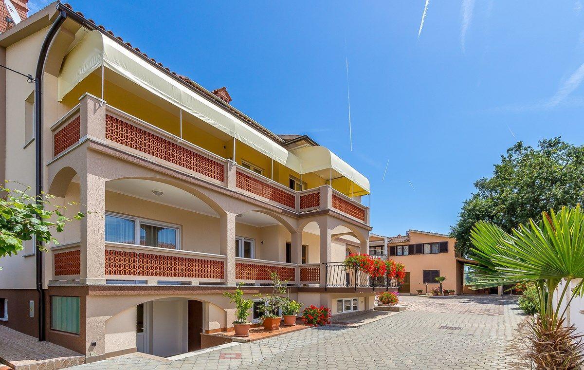 Apartments Nevija Медулин Екстериор снимка
