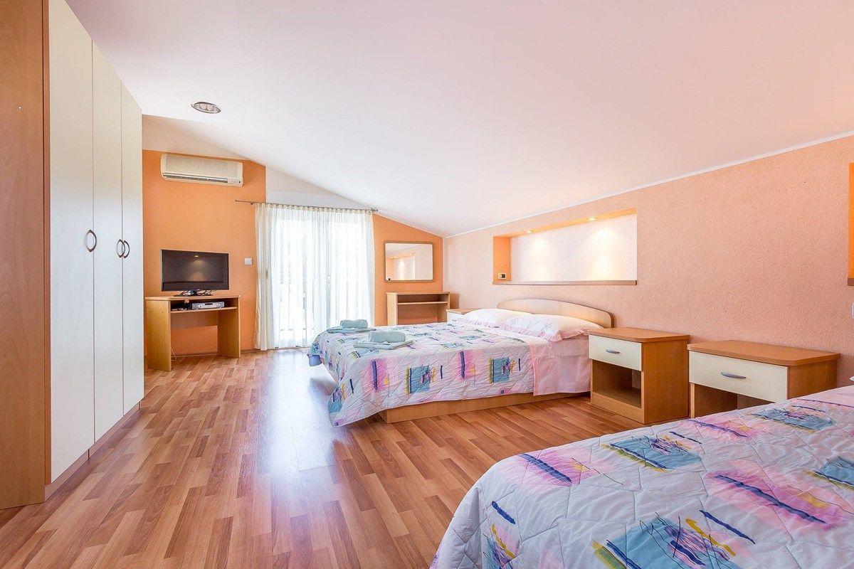 Apartments Nevija Медулин Екстериор снимка